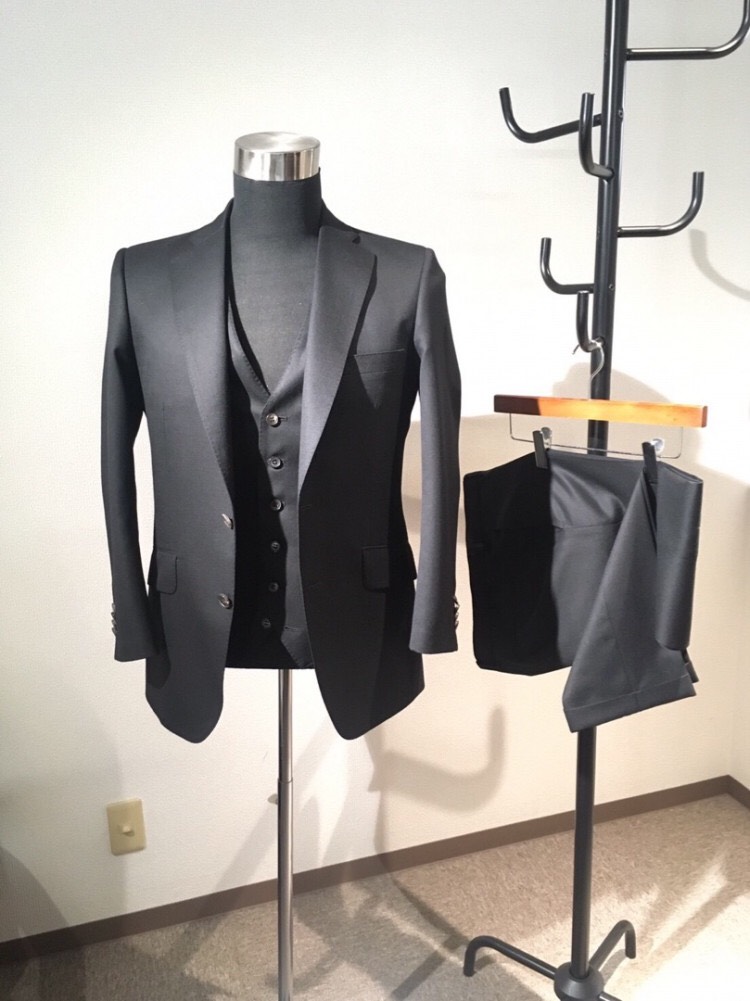 アーサーハリソンのブラックスーツ [四条烏丸]京都のオーダースーツ・シャツのVOGA |｜ヴォーガ