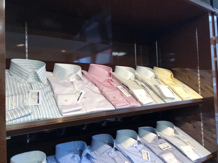 縫製メーカーの展示会へ 四条烏丸 京都のオーダースーツ シャツのvoga ヴォーガ